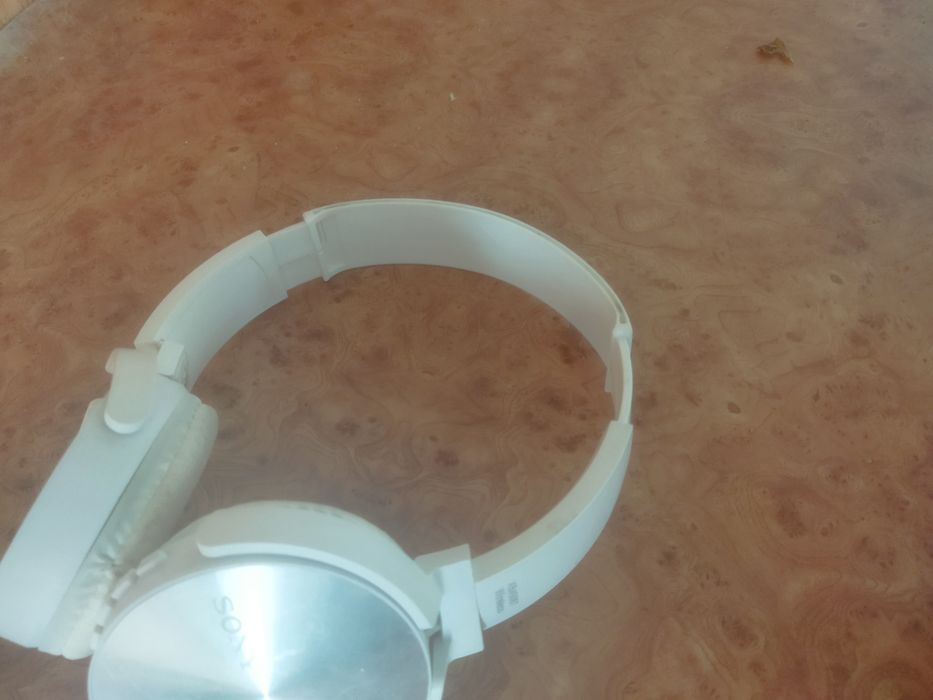 Наушник SONY . Отличный вариант