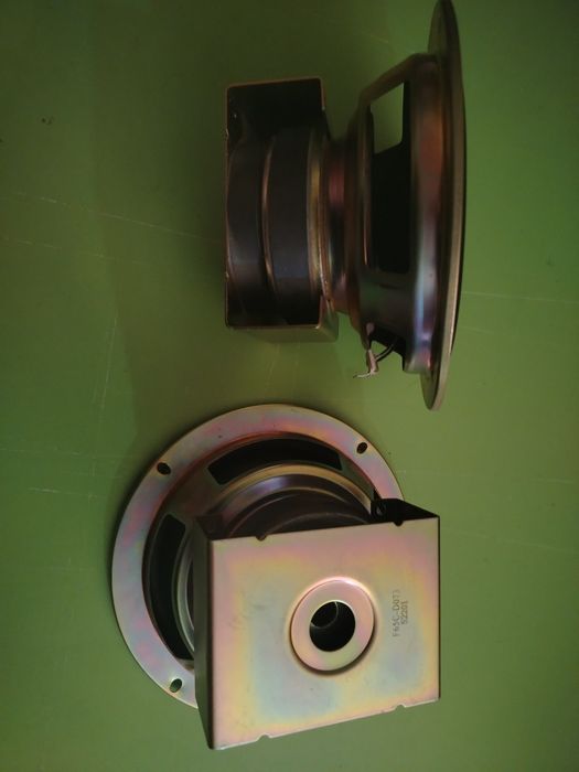 Динамик сотилади