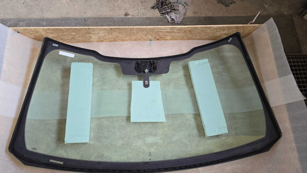 Предно стъкло за Американски Форд Ф150, 2014-2018