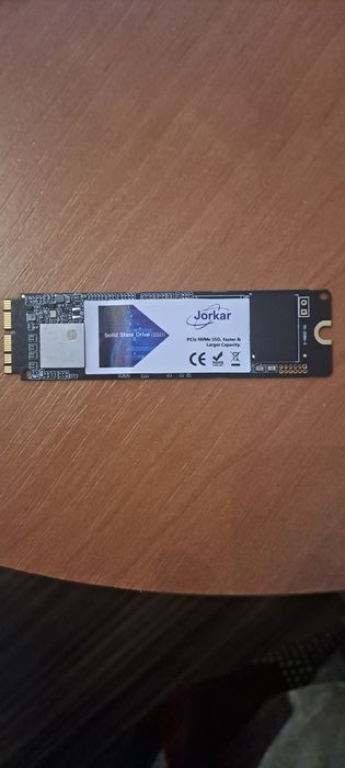 Vând SSD NVMe de 1TB (brand Jorkar), nou și nefolosit.