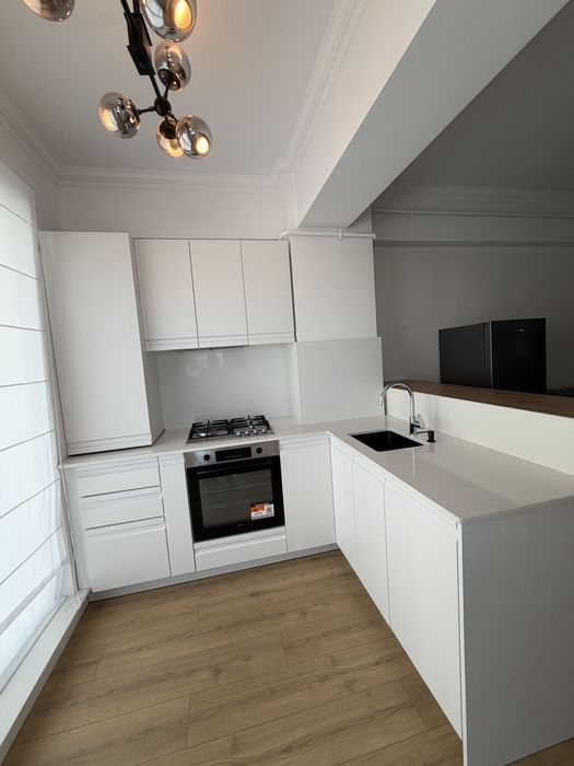 Inchiriez apartament