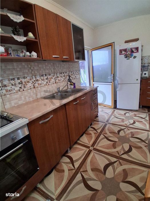 RECO Vila  cu 6 camere +garaj + teren generos- zona Baile Felix