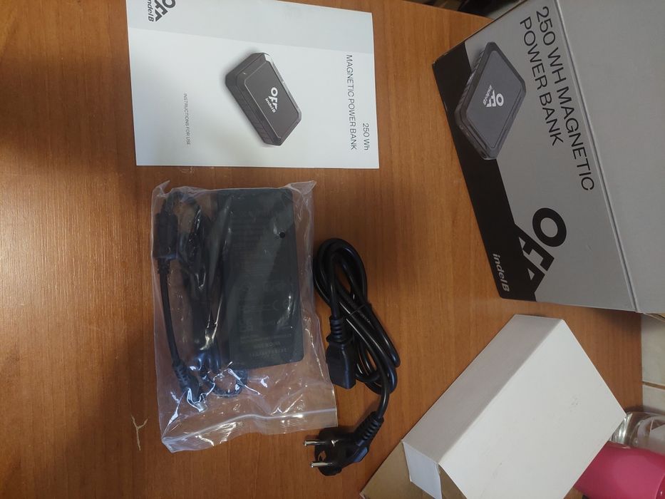 Power Bank Magnetic Indel B 250Wh – Nou, complet în cutie
