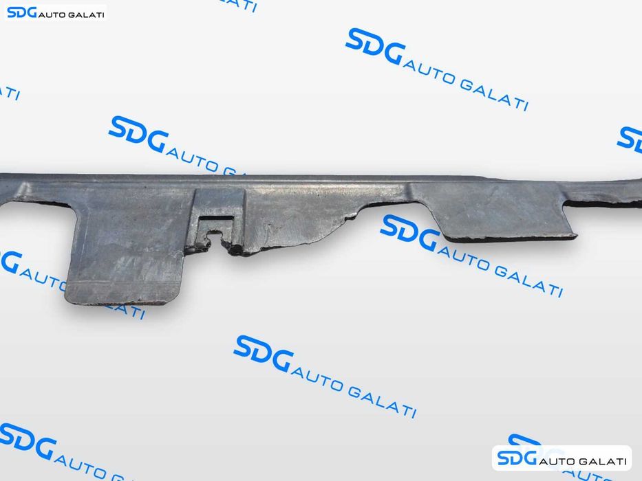 Scut Protectie Motor Plastic Volkswagen Passat B8 (3G) 2014 - 2023 Cod 5Q0825236 (Prezinta Mici Defecte Imperfectiuni) [LN0600]