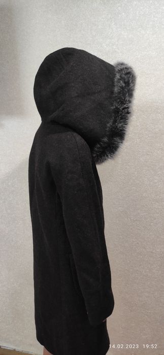 Продам новое шерстяное пальто.