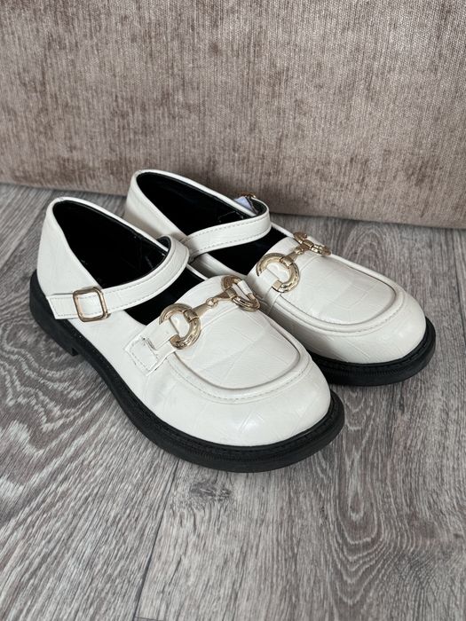 продам обудь на девочку