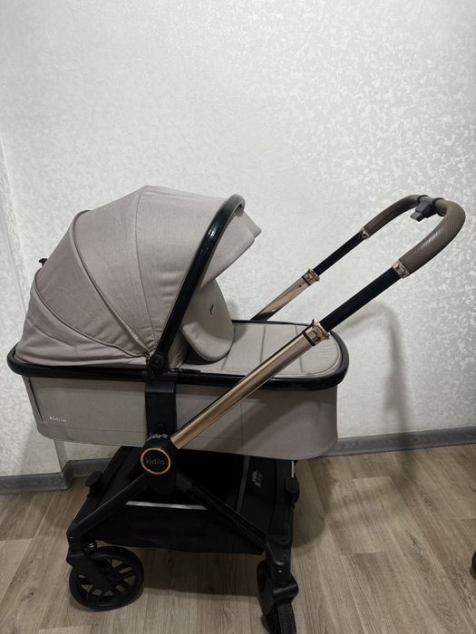 Продам коляску 3 в 1 Kidilo