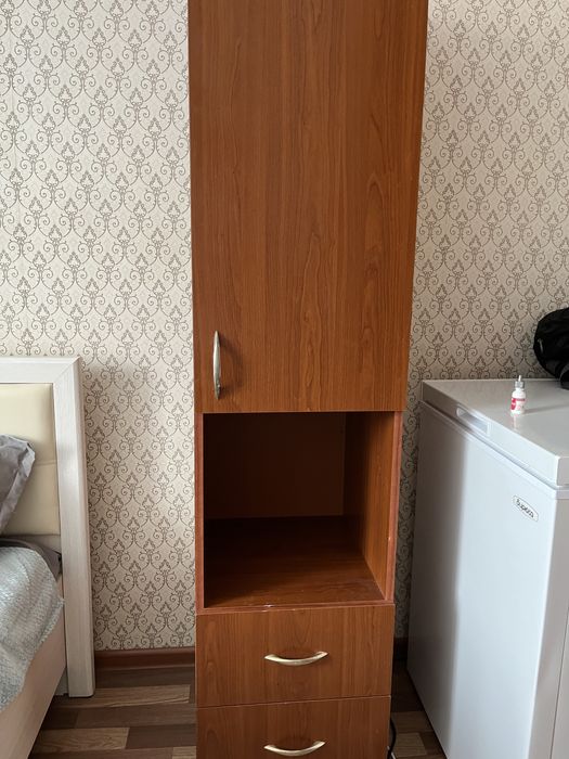 Компьютерный стол и шкаф