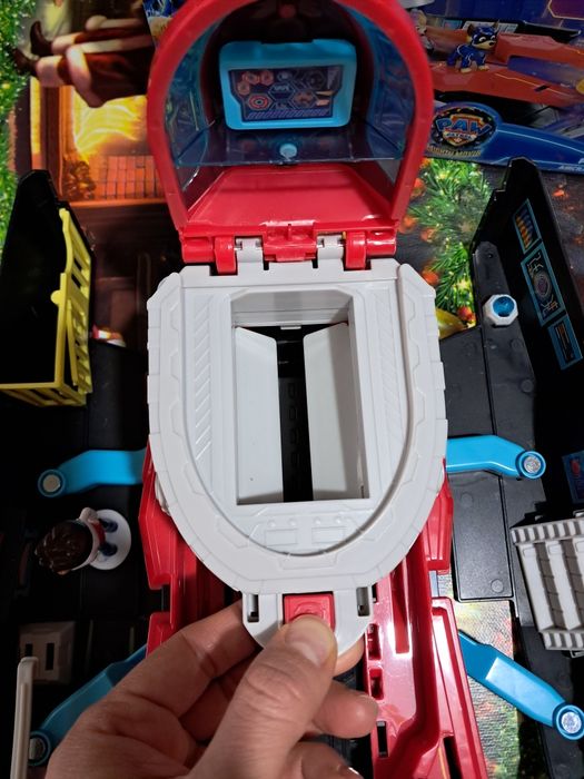 Paw Patrol, игрален комплект със самолетоносач 
Пес Патрул - Pup Squad