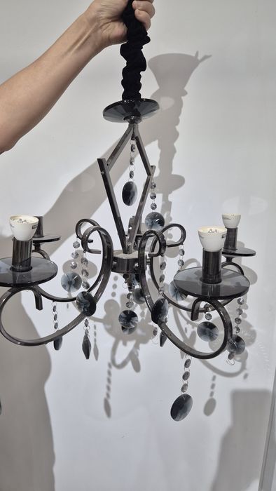 Люстра. С хрустальными камнями