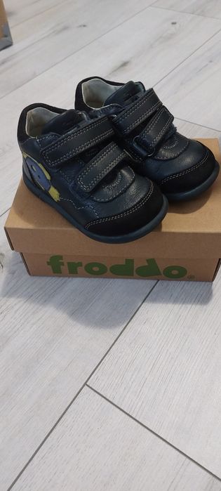 Pantofi Froddo,piele naturala, ca noi. Marime 20