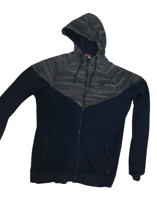 Bluza nike fermoar-disponibilă si pe culoarea gri