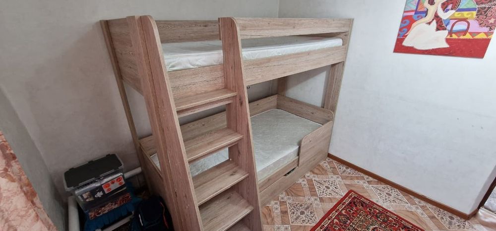 Двухъярусная кроватка