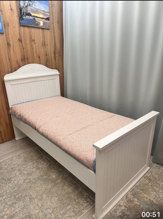 Продам кровать для девочки