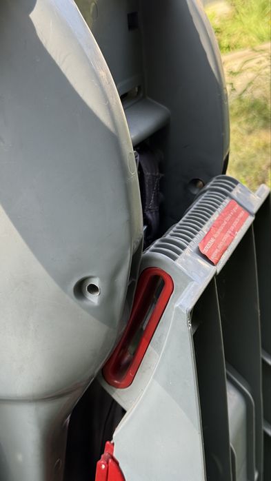 Детское кресло в автомашину