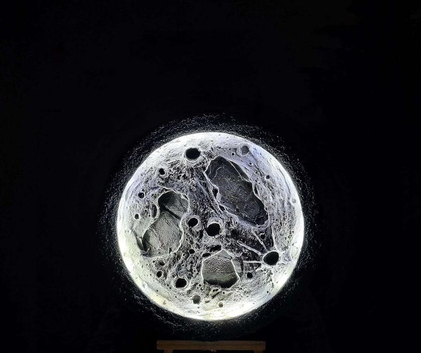 Vand lampa luna,decoratiune  3D, handmade  cu sistem de iluminat