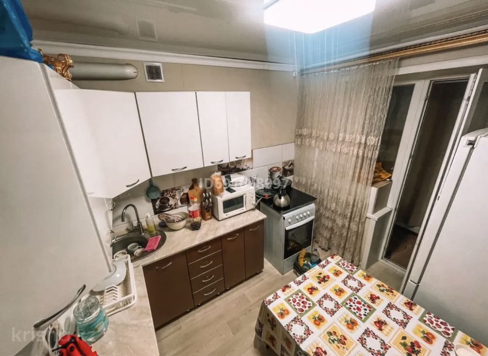 Продаю 4-комнатную квартиру