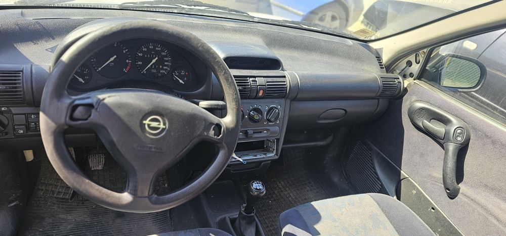 Опел корса 1.2 за части