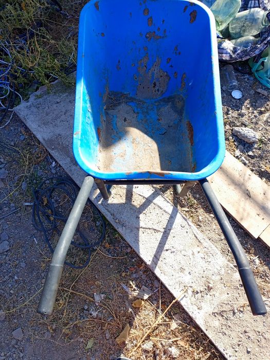 Продаю тачку садовую