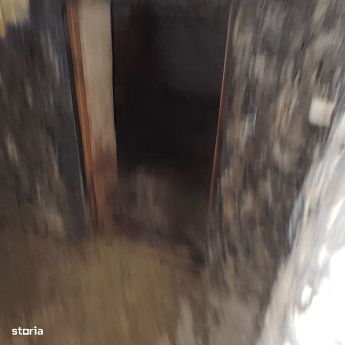 Casă separată cu pivniță și pod utilizabil în mediul rural