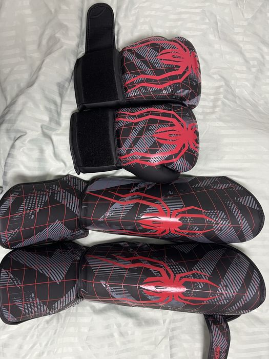 Vand echipament kickbox