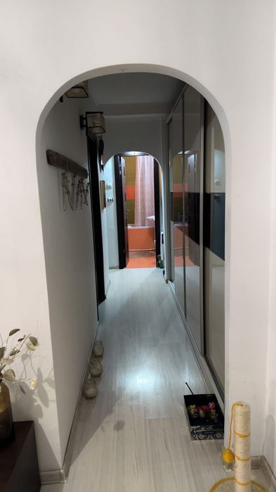 Vând apartament cu două dormitoare decomandate