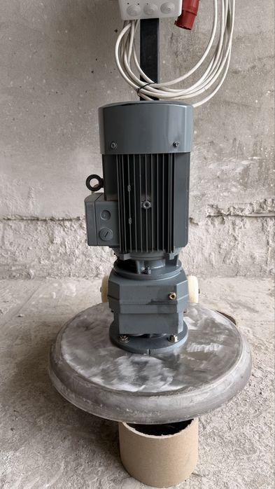 Rotor aparat gilam yuvish uchun