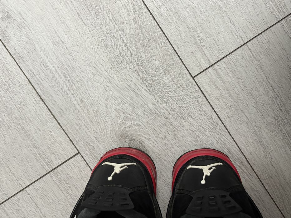 Jordan 4 red thunder