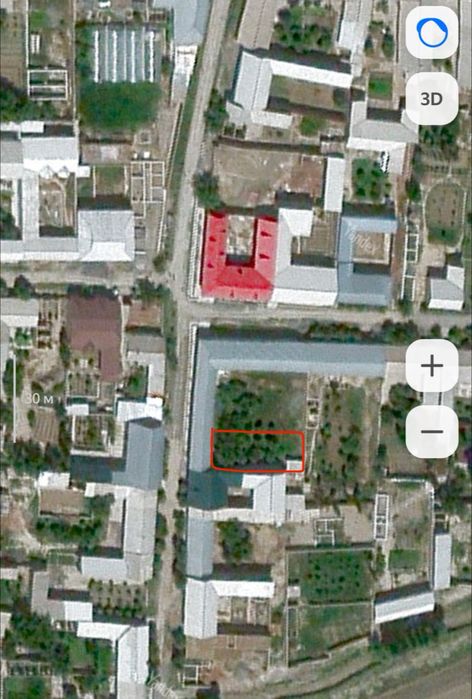 6 sutix uchastka sotiladi 1 ta oshxonasi 1 ta banyasi bor