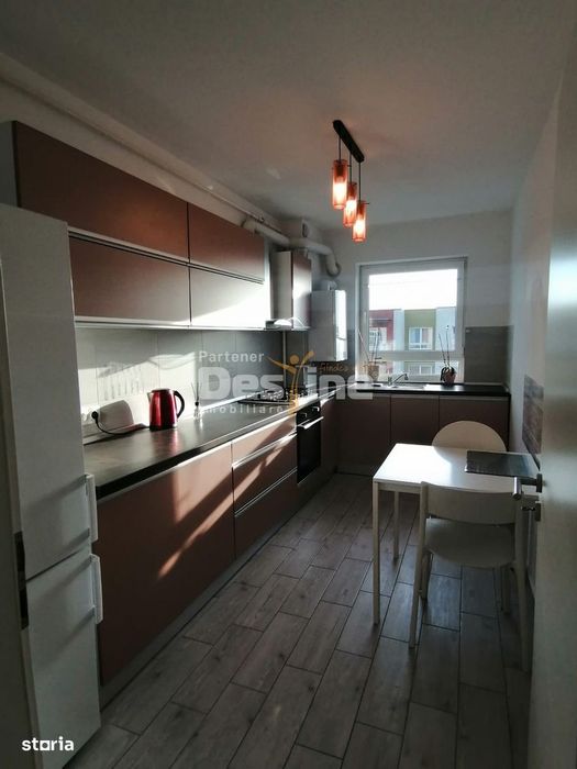 Apartament cu 2 camere decomandat, cu balcon si loc de parcare,   Avan