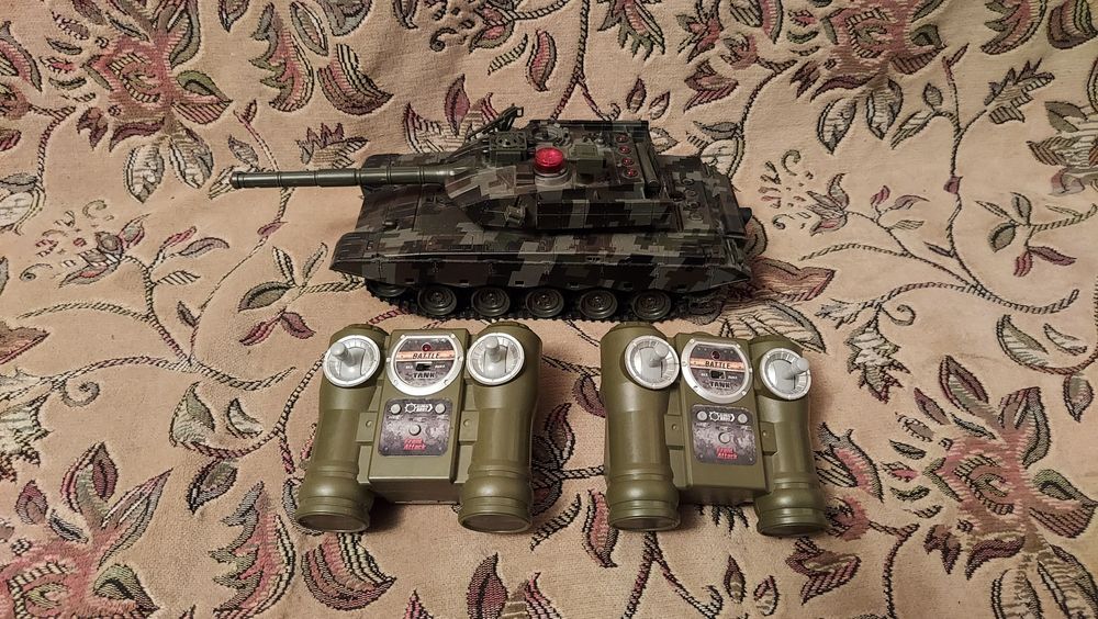 Детский танк на пульте управления