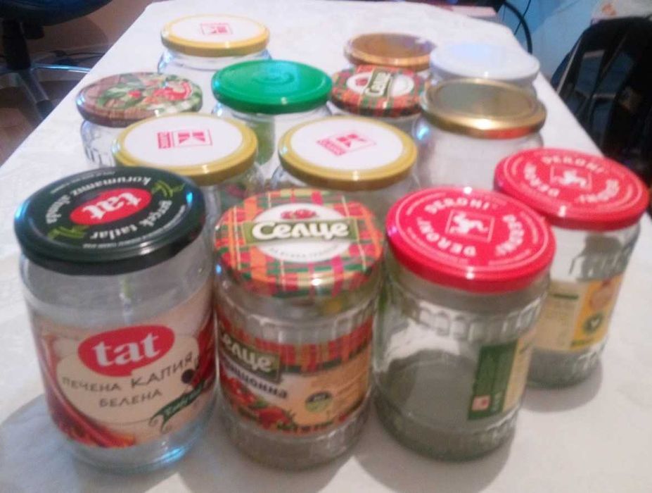 ПРОДАВАМ Буркани и шишета за алкохол 700 мл.