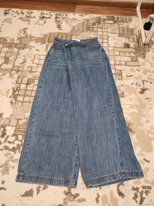 Продам новые джинсы