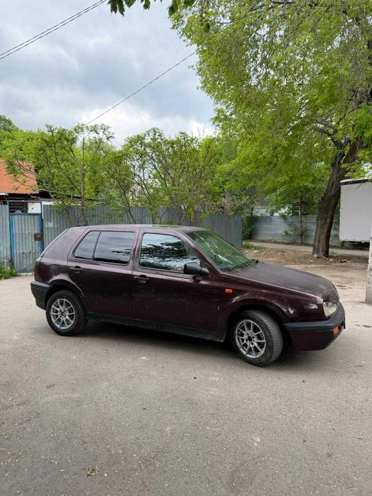 Продам машину гольф 3