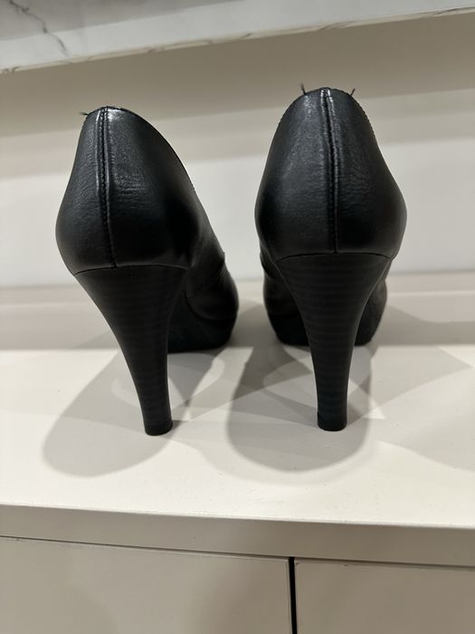 Обувки с ток от естествена кожа Patricia Miller