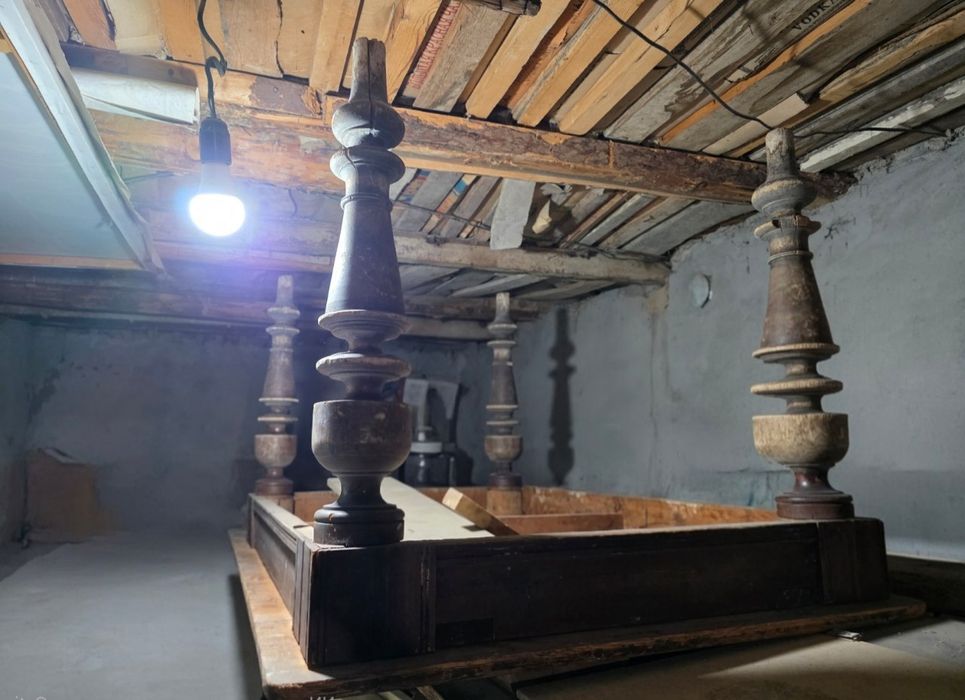 Стол сотилади холати яахши