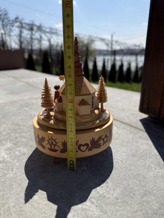 Cutie muzicala din lemn