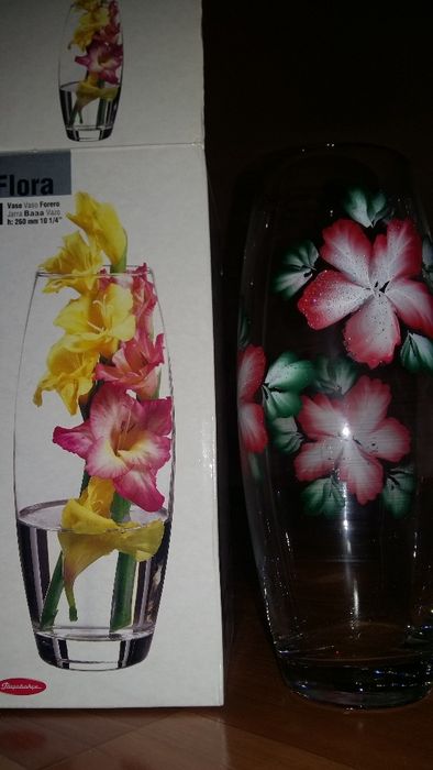 Ваза доя цветов с рисунком