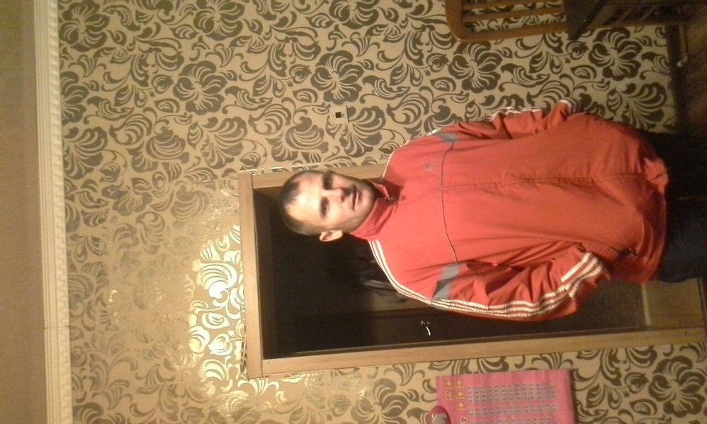 Перекидаю уголь в окошко