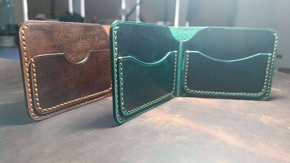 Кожаный портмоне.