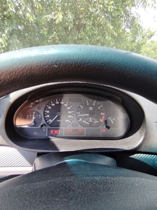 Vând BMW seria 3 compact
