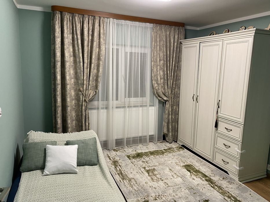 Vand apartament 4 camere