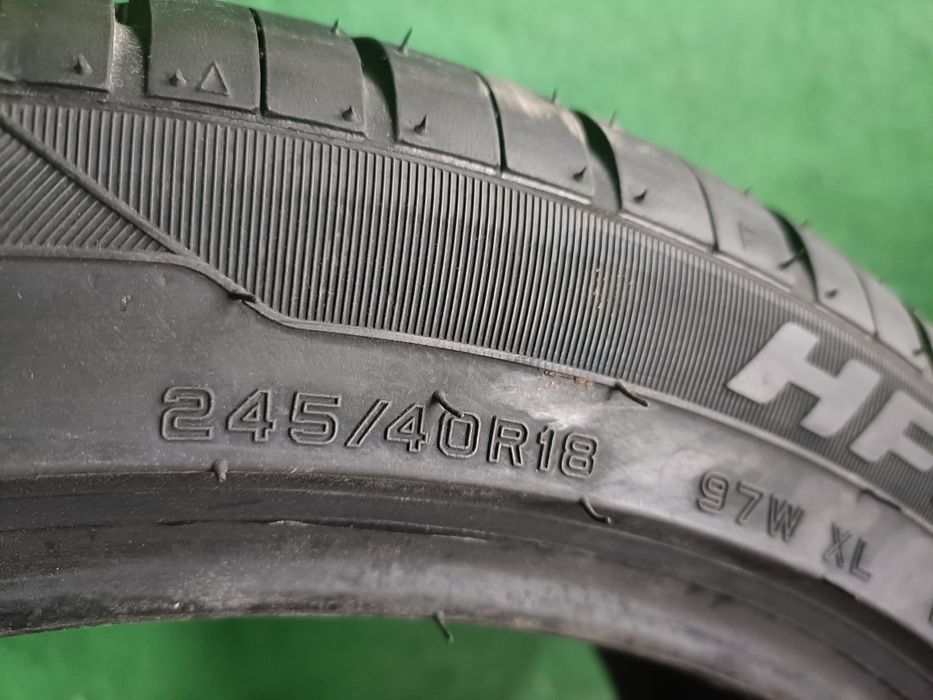 Шины новые  245/40 R 18
