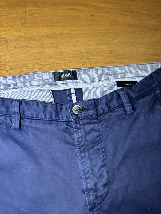 Pantaloni Hugo Boss bleumarin – stare foarte bună – model chinopremium