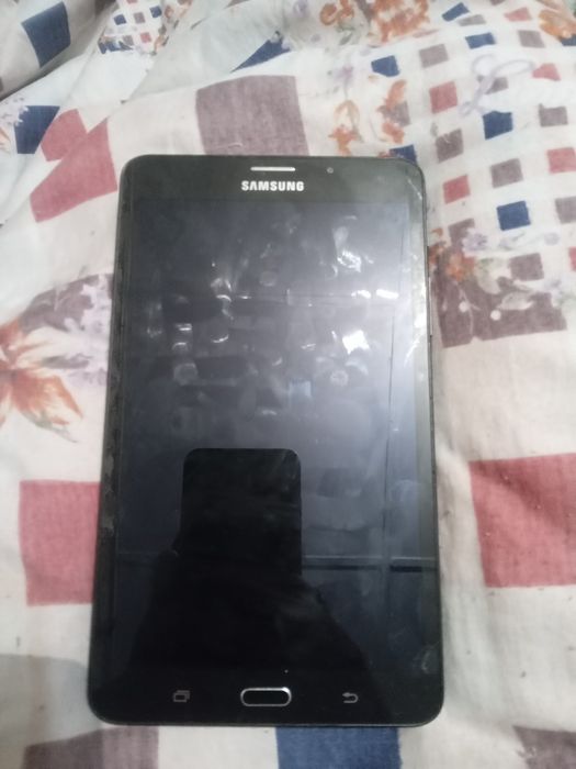 Планшет в хорошем состаение.