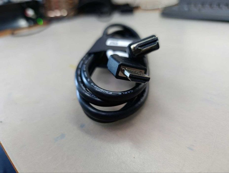 Кабель HDMI. Для компьютера и телевизора.