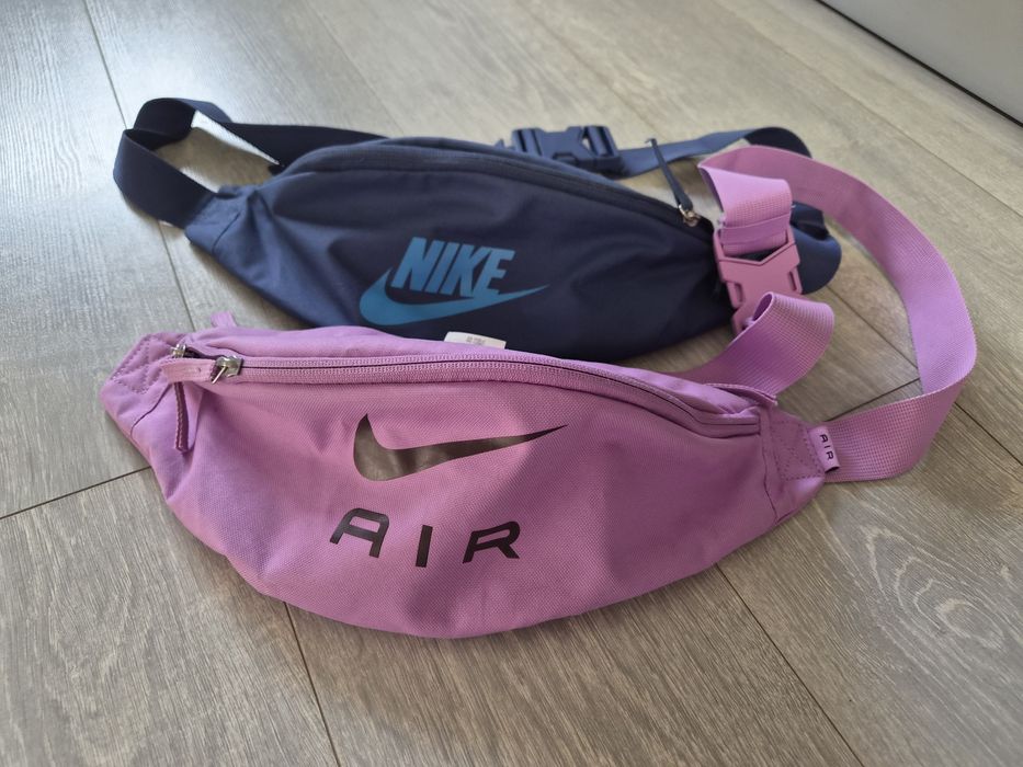 Чанта тип паласка NIKE