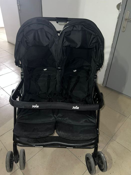 Детская коляска для двоих