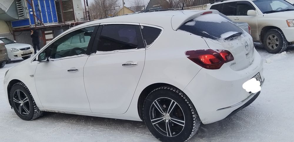 Продам Опель астра j