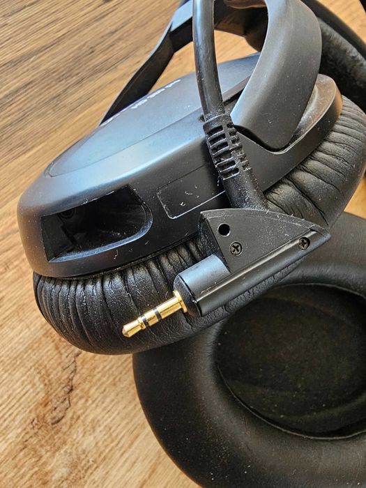 Sennheiser HD 380 Pro Hi-Fi студийни слушалки headphones